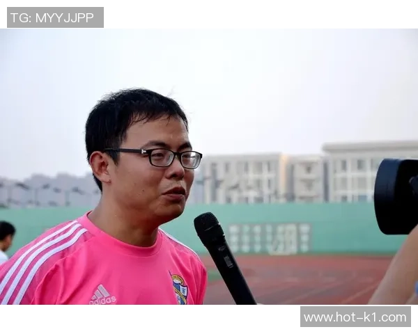 罗勇在足球领域的崛起与挑战解析及其对中国足球的影响